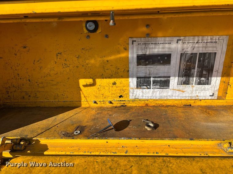 image for item ER4755 2016 Chevrolet Silverado 3500HD utility bed pickup truck