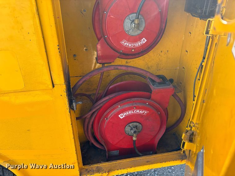 image for item ER4755 2016 Chevrolet Silverado 3500HD utility bed pickup truck