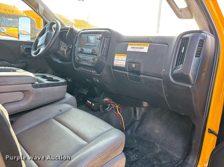 image for item ER4755 2016 Chevrolet Silverado 3500HD utility bed pickup truck