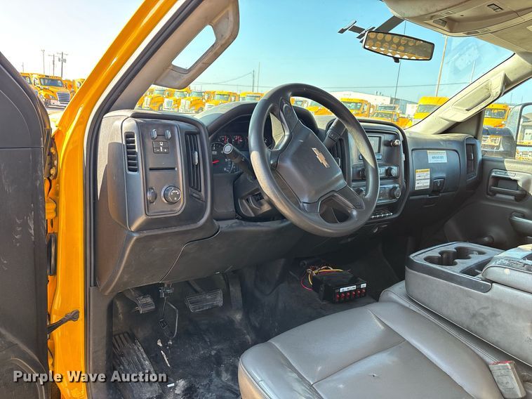 image for item ER4755 2016 Chevrolet Silverado 3500HD utility bed pickup truck