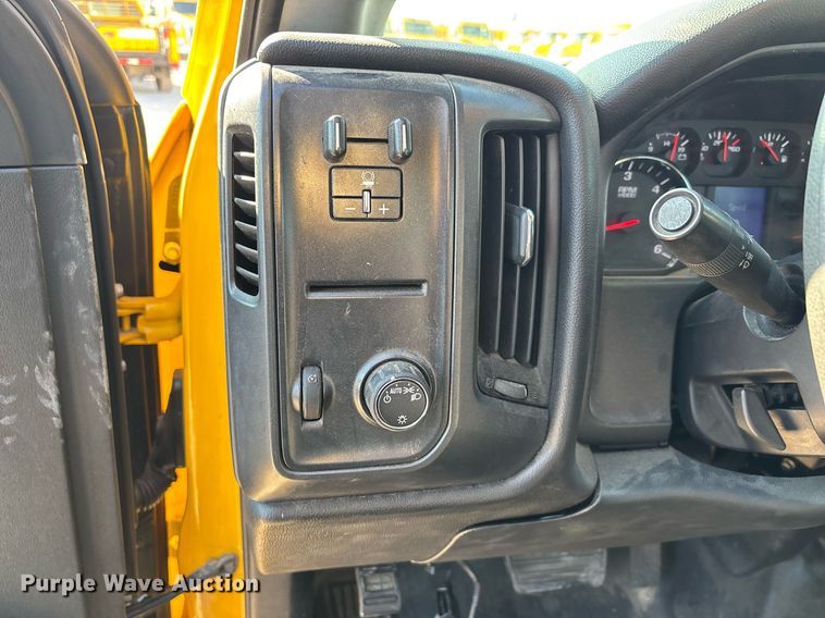 image for item ER4755 2016 Chevrolet Silverado 3500HD utility bed pickup truck