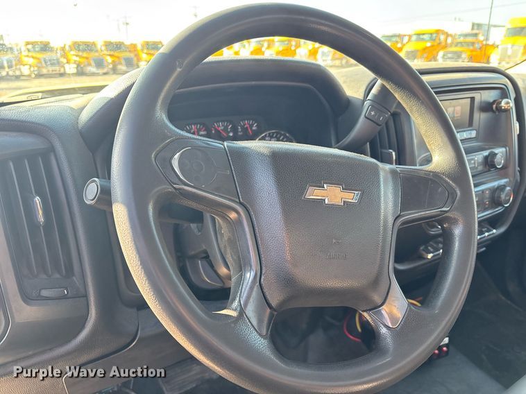 image for item ER4755 2016 Chevrolet Silverado 3500HD utility bed pickup truck