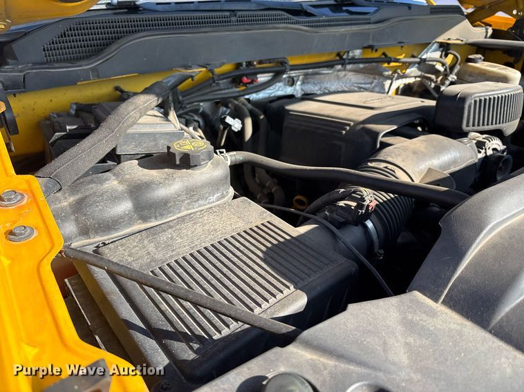 image for item ER4755 2016 Chevrolet Silverado 3500HD utility bed pickup truck