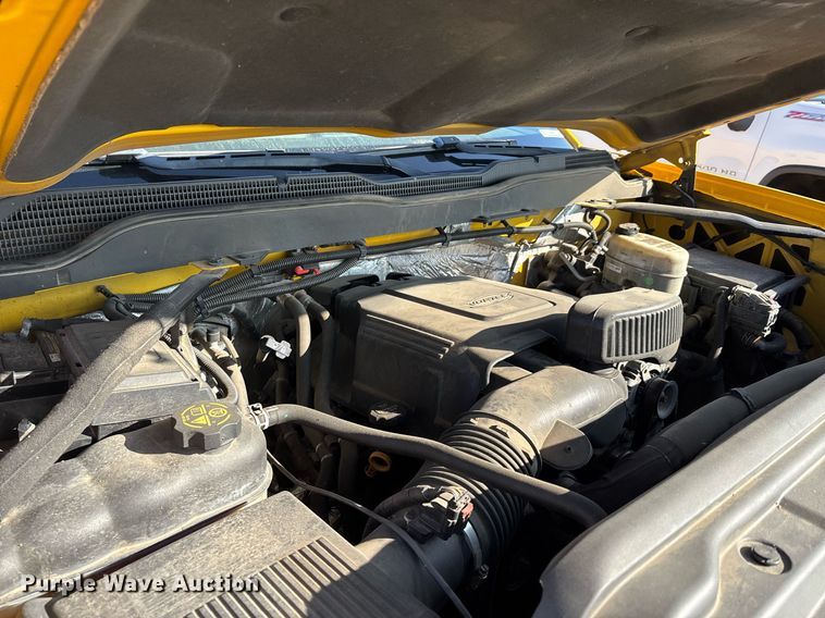 image for item ER4755 2016 Chevrolet Silverado 3500HD utility bed pickup truck