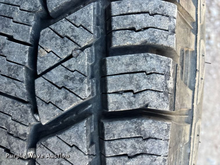 image for item ER4755 2016 Chevrolet Silverado 3500HD utility bed pickup truck