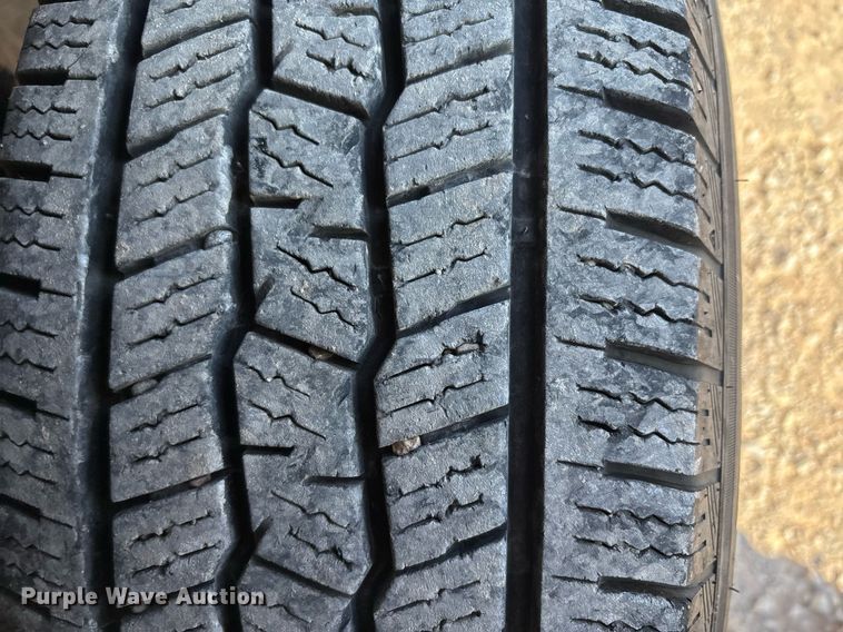 image for item ER4755 2016 Chevrolet Silverado 3500HD utility bed pickup truck