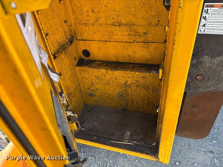 image for item ER4758 2016 Ford F350 Super Duty XL utility bed pickup truck