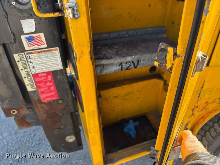 image for item ER4758 2016 Ford F350 Super Duty XL utility bed pickup truck