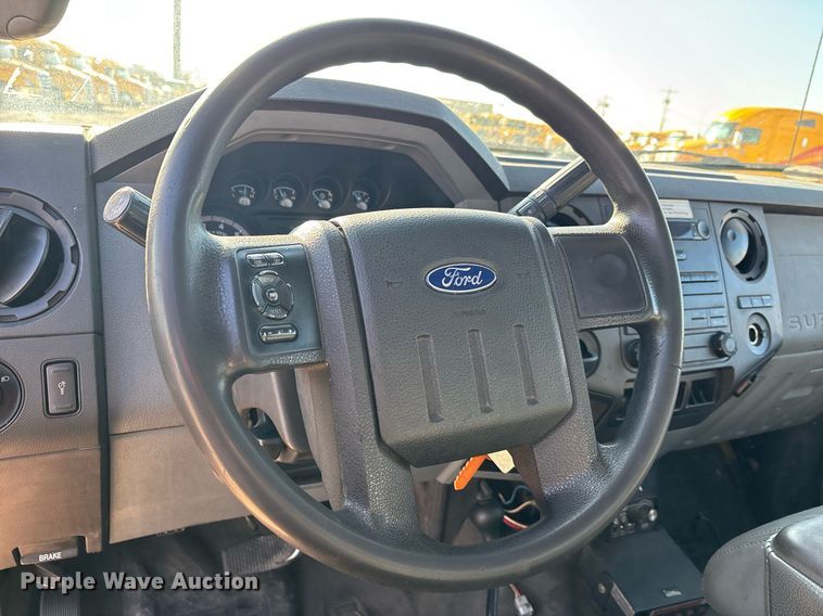 image for item ER4758 2016 Ford F350 Super Duty XL utility bed pickup truck