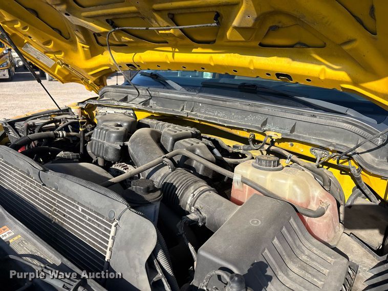 image for item ER4758 2016 Ford F350 Super Duty XL utility bed pickup truck