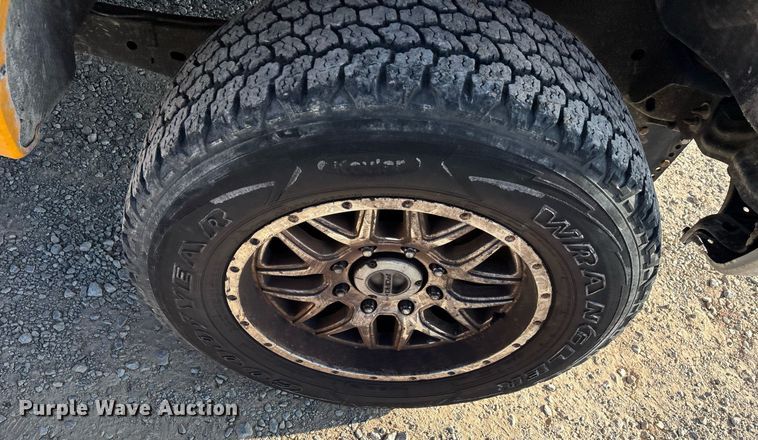 image for item ER4758 2016 Ford F350 Super Duty XL utility bed pickup truck