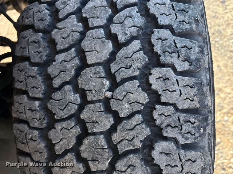 image for item ER4758 2016 Ford F350 Super Duty XL utility bed pickup truck