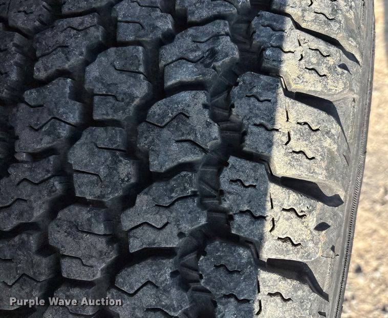 image for item ER4758 2016 Ford F350 Super Duty XL utility bed pickup truck