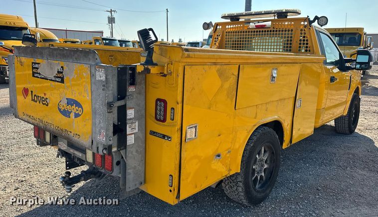 image for item ER4762 2019 Ford F350 Super Duty XL utility bed pickup truck