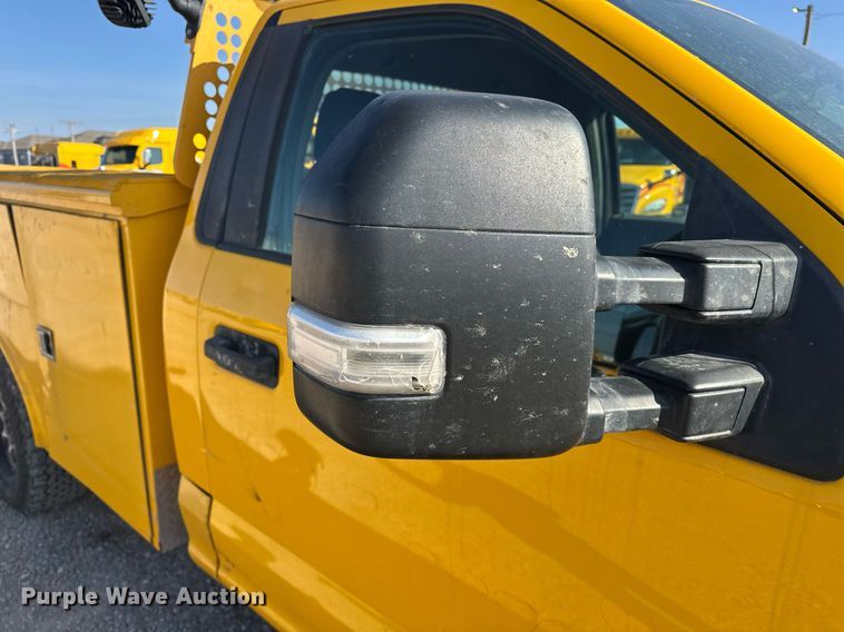 image for item ER4762 2019 Ford F350 Super Duty XL utility bed pickup truck