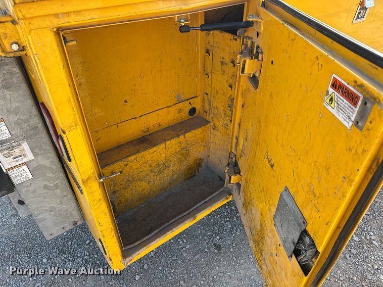 image for item ER4762 2019 Ford F350 Super Duty XL utility bed pickup truck