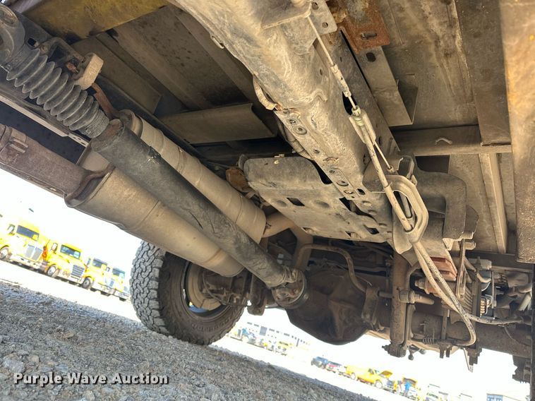 image for item ER4762 2019 Ford F350 Super Duty XL utility bed pickup truck