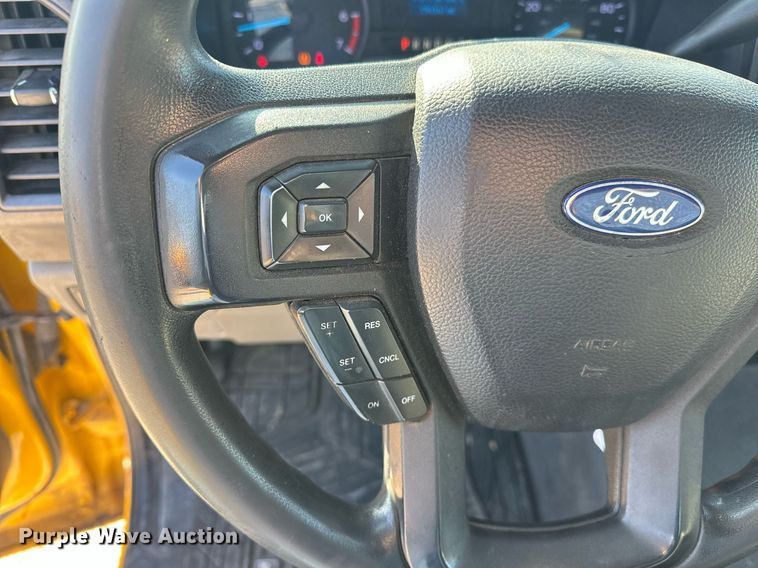 image for item ER4762 2019 Ford F350 Super Duty XL utility bed pickup truck