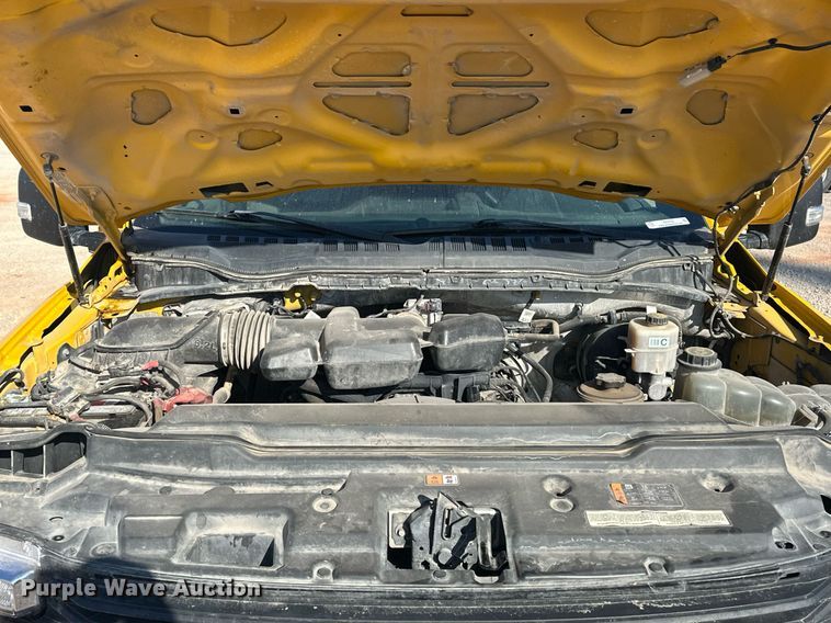 image for item ER4762 2019 Ford F350 Super Duty XL utility bed pickup truck