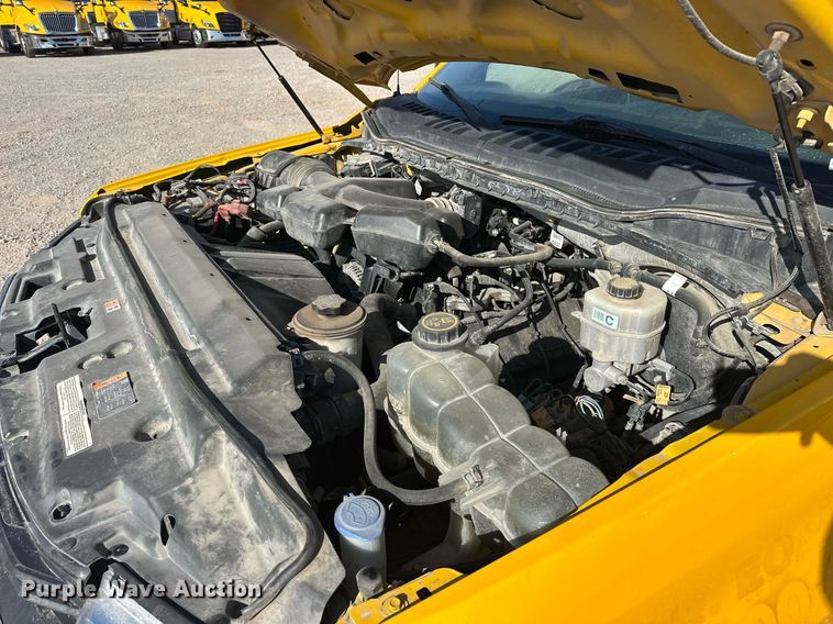 image for item ER4762 2019 Ford F350 Super Duty XL utility bed pickup truck