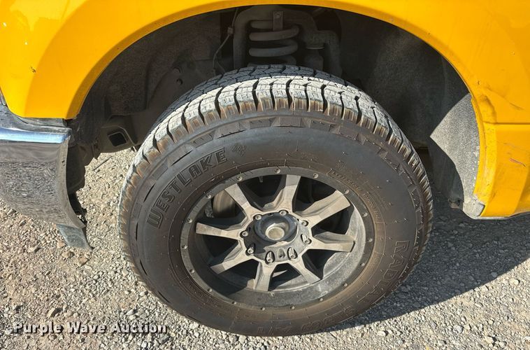 image for item ER4762 2019 Ford F350 Super Duty XL utility bed pickup truck