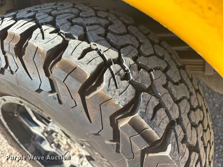 image for item ER4762 2019 Ford F350 Super Duty XL utility bed pickup truck