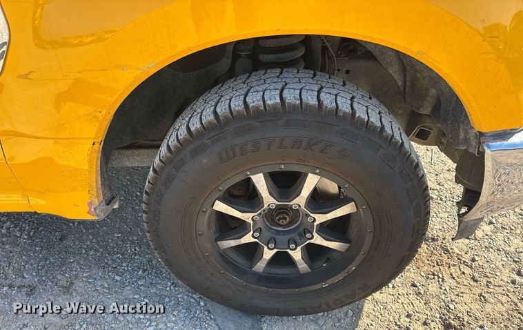 image for item ER4762 2019 Ford F350 Super Duty XL utility bed pickup truck