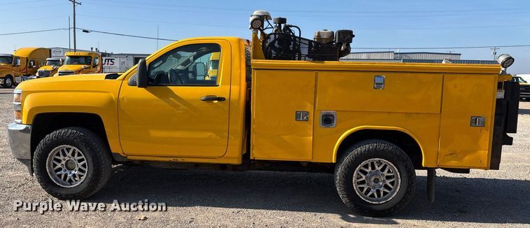 image for item ER4772 2016 Chevrolet Silverado 3500HD utility bed pickup truck