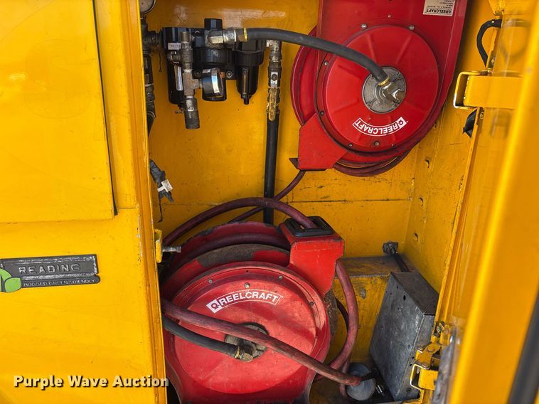 image for item ER4772 2016 Chevrolet Silverado 3500HD utility bed pickup truck