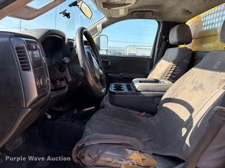 image for item ER4772 2016 Chevrolet Silverado 3500HD utility bed pickup truck