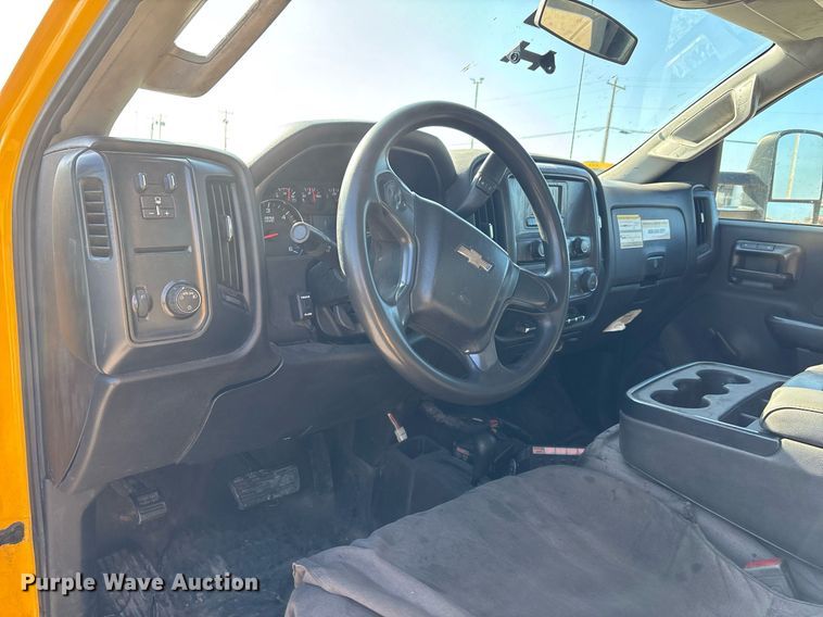 image for item ER4772 2016 Chevrolet Silverado 3500HD utility bed pickup truck