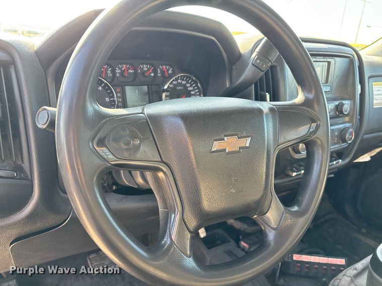 image for item ER4772 2016 Chevrolet Silverado 3500HD utility bed pickup truck