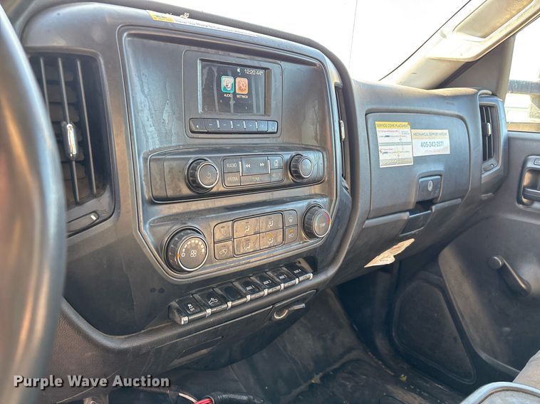 image for item ER4772 2016 Chevrolet Silverado 3500HD utility bed pickup truck