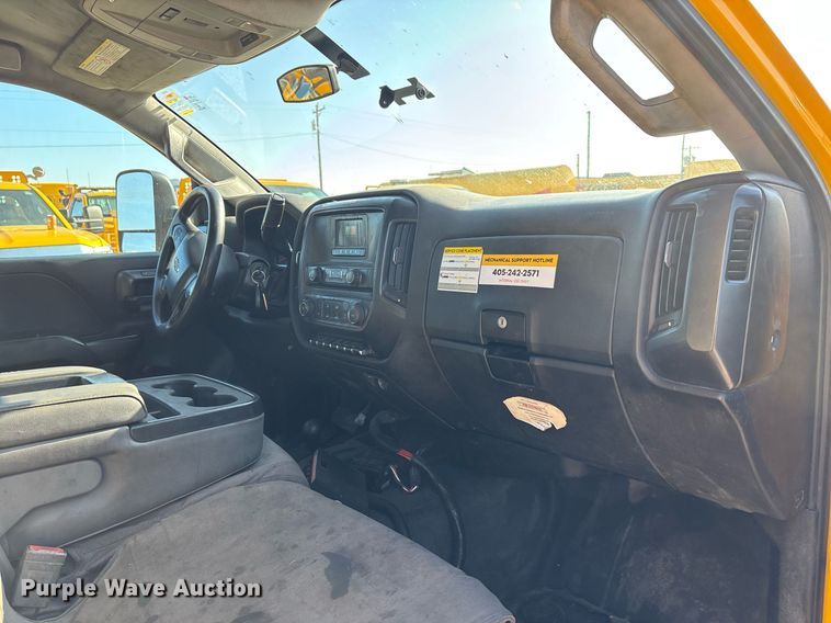 image for item ER4772 2016 Chevrolet Silverado 3500HD utility bed pickup truck