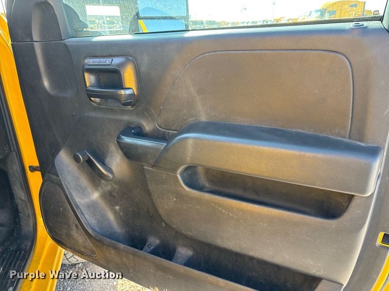 image for item ER4772 2016 Chevrolet Silverado 3500HD utility bed pickup truck