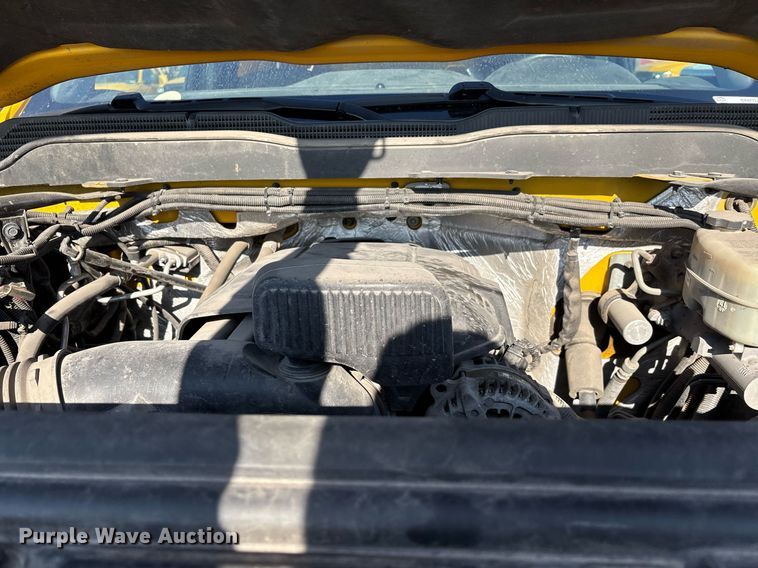 image for item ER4772 2016 Chevrolet Silverado 3500HD utility bed pickup truck