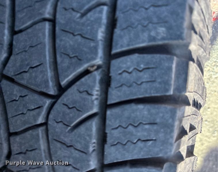 image for item ER4772 2016 Chevrolet Silverado 3500HD utility bed pickup truck