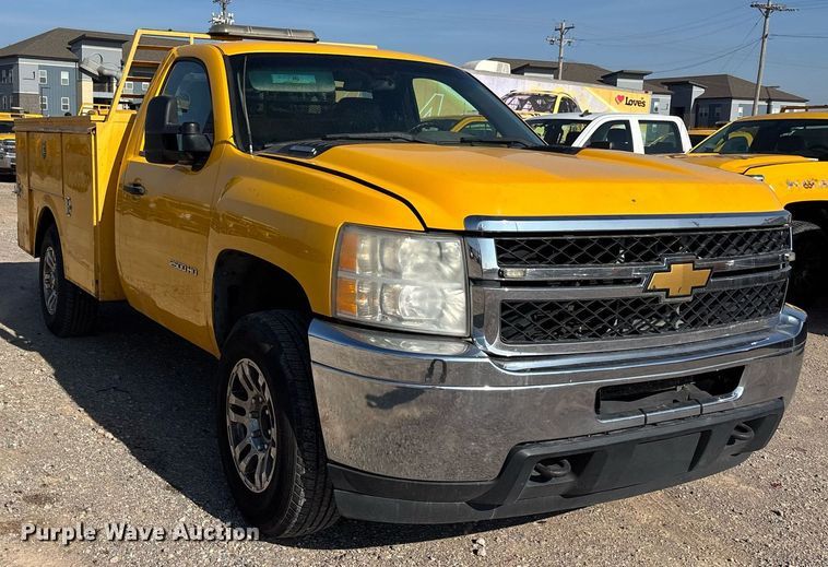 image for item ER4773 2012 Chevrolet Silverado 2500HD utility bed pickup truck
