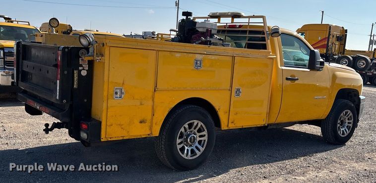 image for item ER4773 2012 Chevrolet Silverado 2500HD utility bed pickup truck