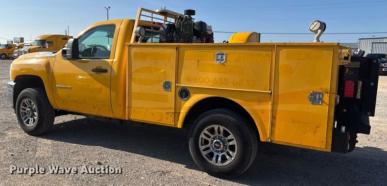 image for item ER4773 2012 Chevrolet Silverado 2500HD utility bed pickup truck