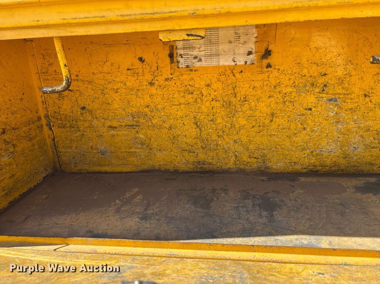 image for item ER4773 2012 Chevrolet Silverado 2500HD utility bed pickup truck