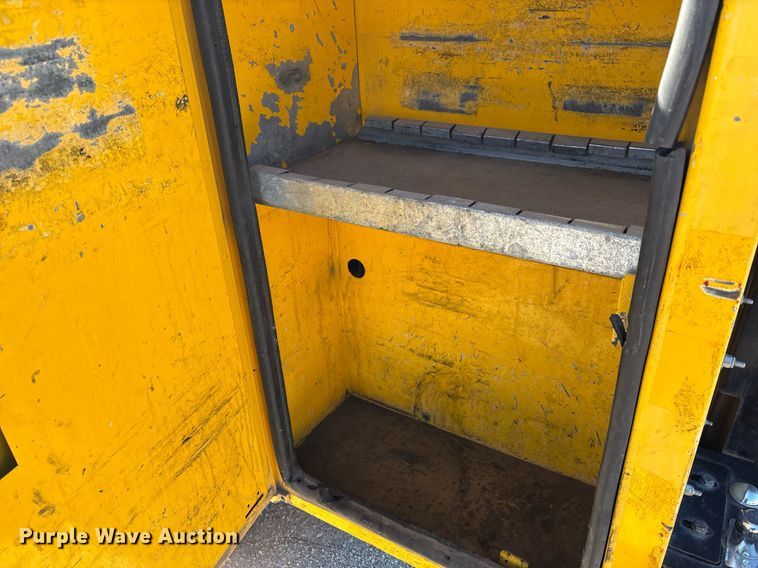 image for item ER4773 2012 Chevrolet Silverado 2500HD utility bed pickup truck