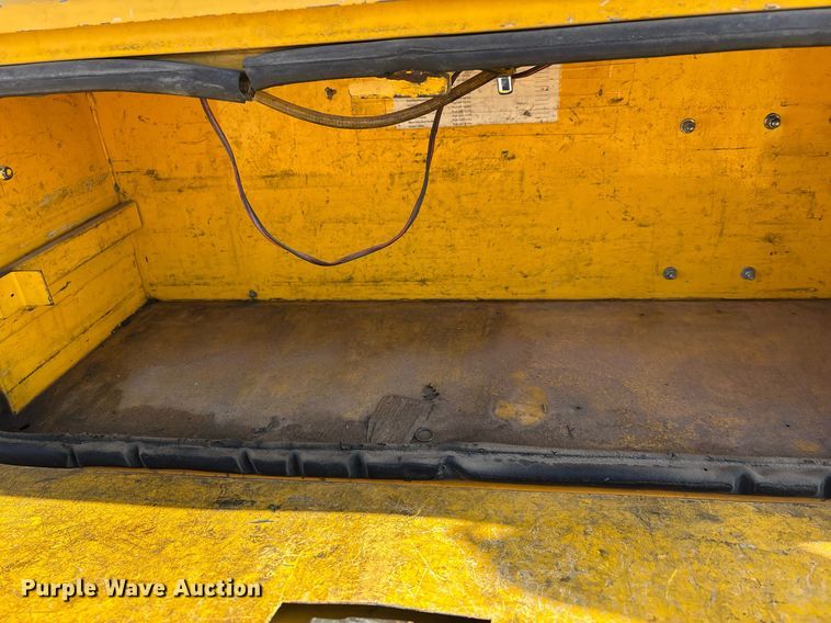 image for item ER4773 2012 Chevrolet Silverado 2500HD utility bed pickup truck