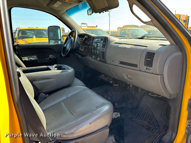 image for item ER4773 2012 Chevrolet Silverado 2500HD utility bed pickup truck