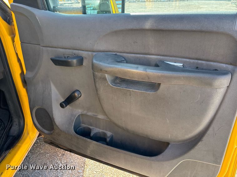 image for item ER4773 2012 Chevrolet Silverado 2500HD utility bed pickup truck