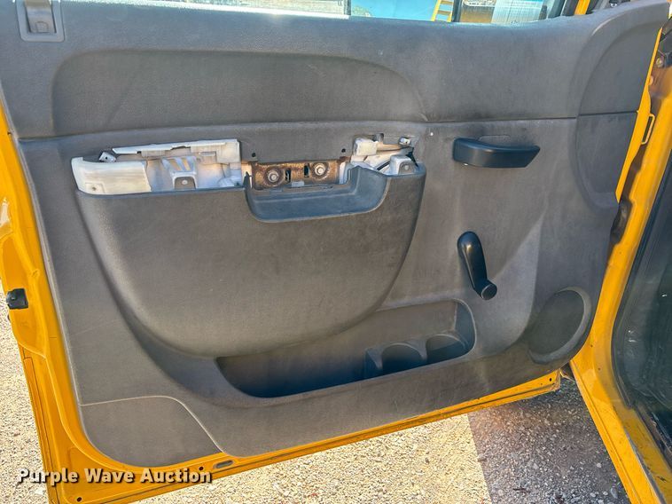 image for item ER4773 2012 Chevrolet Silverado 2500HD utility bed pickup truck