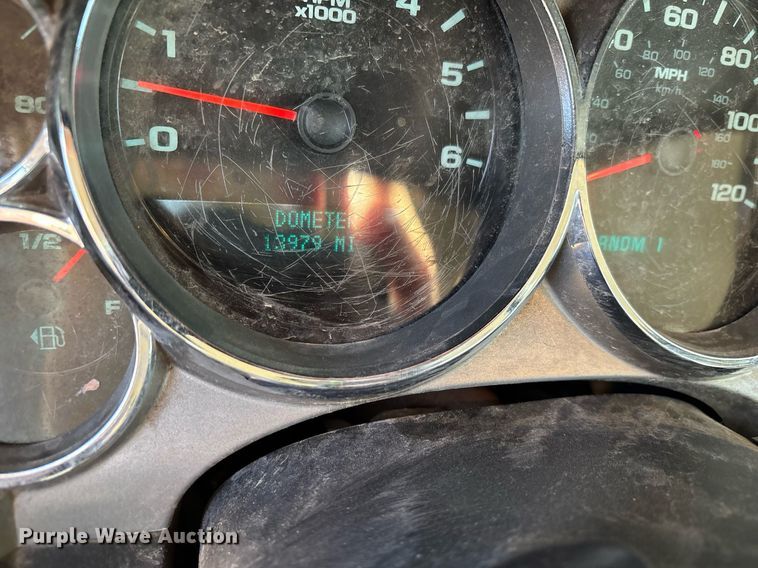 image for item ER4773 2012 Chevrolet Silverado 2500HD utility bed pickup truck