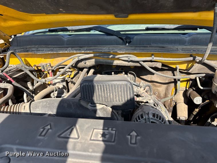 image for item ER4773 2012 Chevrolet Silverado 2500HD utility bed pickup truck