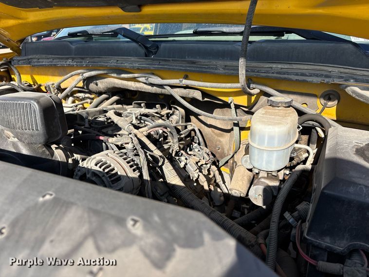 image for item ER4773 2012 Chevrolet Silverado 2500HD utility bed pickup truck