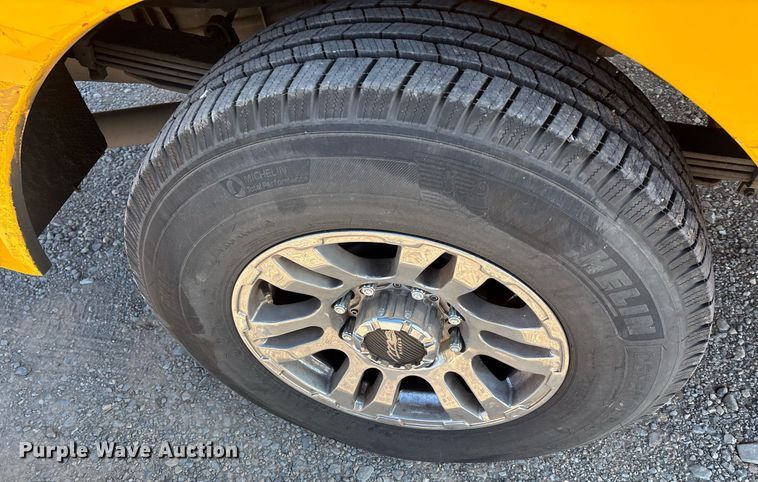 image for item ER4773 2012 Chevrolet Silverado 2500HD utility bed pickup truck